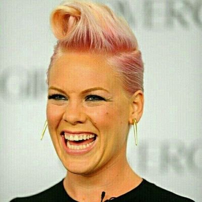 alecia_roberta's profile picture. @Pink i love you!