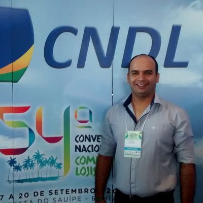 sou casado, tenho 2 filhos, consultor de vendas e muito feliz com minhas realizações.