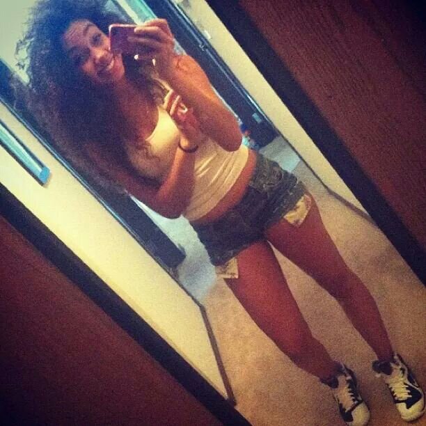 Wassup the name Zanovia but Novia for short.....Musician/Artist