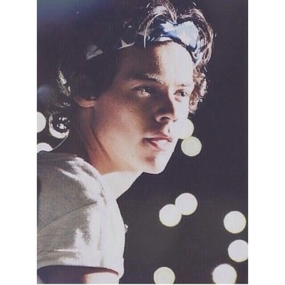✧ hey don't follow me here but follow me on @ashtonightmare please or i'll unfollow you ! ✧