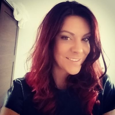 Bee__style's profile picture. International Hairdresser/stylist backstage