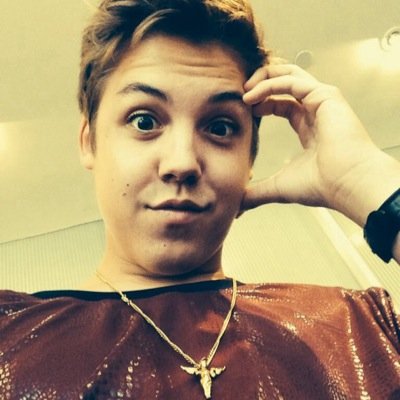If u want to keep follow and gain 50 follows follow @satlycashew and get a dm to 4/12