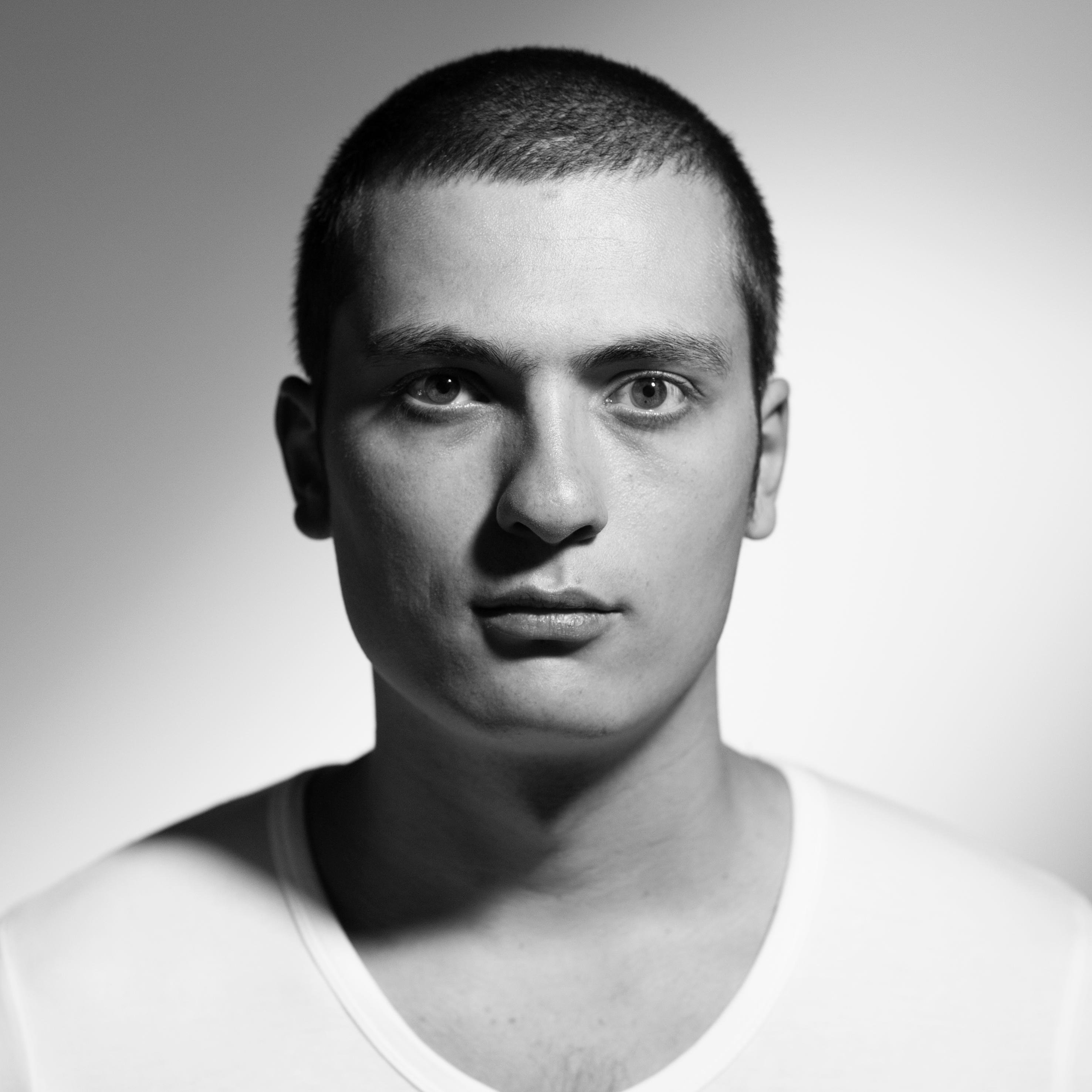 Dutch DJ/Producer // https://t.co/JTwIPyJuk2 // https://t.co/eaGhT6TQ92