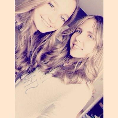 040/V2B/MC2 // love u bby xx @claraisliefx // hou van jou zusje xx simone