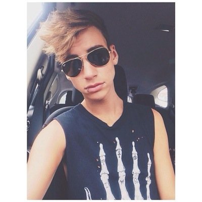 i make youtube videos, my hobbie is being a fangirl and to everyone who wants to know i'm bisexual. peace out