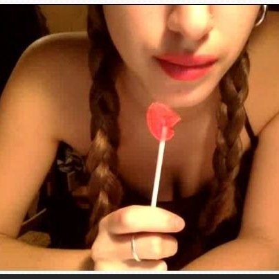 Webcamer y vendedora de fetiches. dirtydirtyluci@hotmail.com