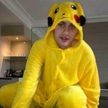 follow @CliffordOnToast and ask for a follow back please :) :) :)