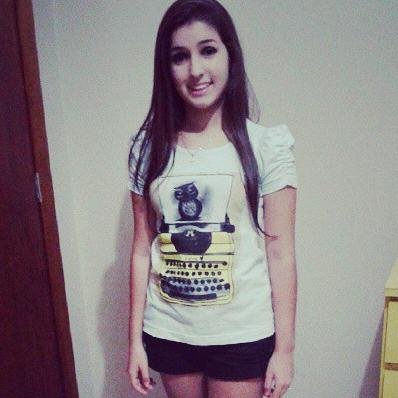 Ó morena , vo ta sempre aqui pra te abraçar, te agarrar, te apertar e pra te mostrar que nunca vou te abandonar , te amo ♥ - Rupp