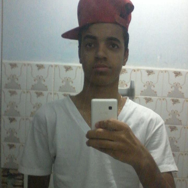 Alguns acreditam em anjos eu acredito em amizade !