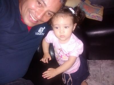 Tenho uma família maravilhosa... esposa amada e filha dos sonhos. Sou um cara muito feliz.