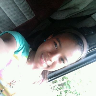 me llamo sharis tu princesita dinda me gustan los selfie y me gustan los animales y estoy enmorada de jesus