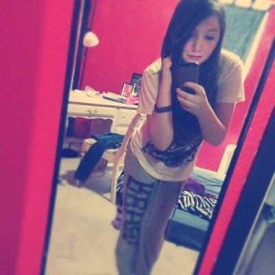 I love bands and youtube. Follow me i follow back.