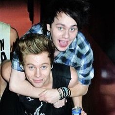 @Michael5SOS: just motorboated @Luke5sos