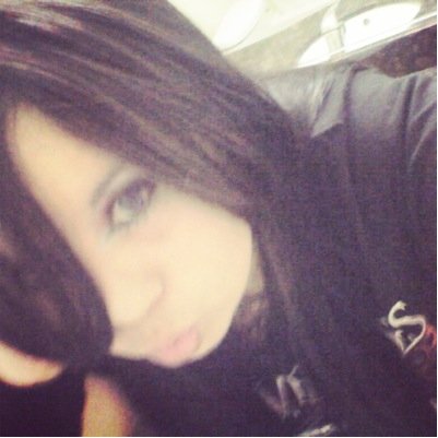 Im a gamer girl love RE games and DMC games love wesker leon vergil and dante .i love heavy metal music (: im single :D psn : esmiwesker;)