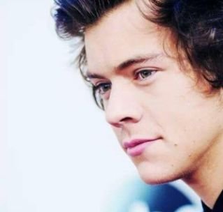 its_ines_'s profile picture. Your lips press on my neck ❤