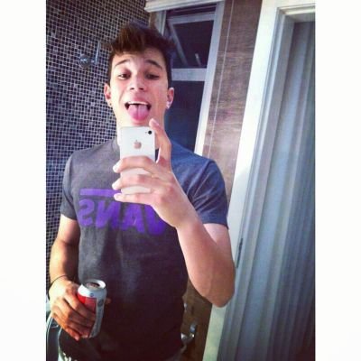 Estudante de Administração e filho de Deus. instagram: robertinqueiroz