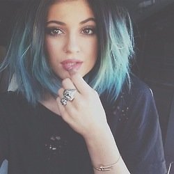 » the sky is blue, my eyes are red. «