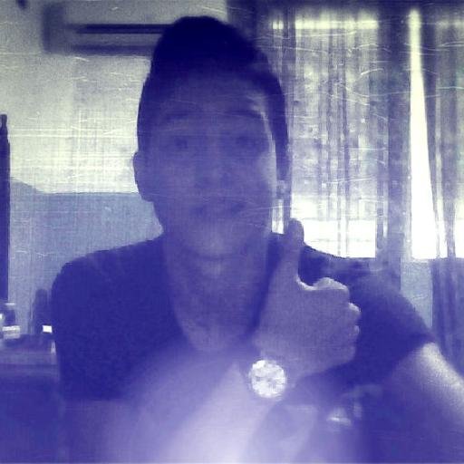 siguemeeee :3 me gusta la musica las fiestas y hablar cn jente ;) ,Lo mejor que tendo *-* el futbool :3 y mis amigos :3