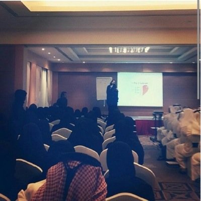 سيدة أعمال ، أطرق ال٢٦ ربيعآ ، طموحه ومتفاءله لابعد مدى، شريكة في أكبر الشركات الاوروبيه أقوم بعمل دورات ومؤتمرات في مناطق مختلفه اعمل في تسويق العقار.