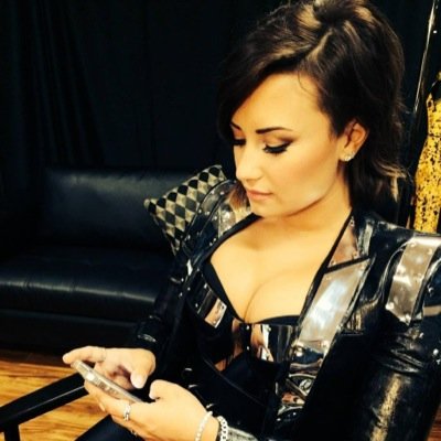 ✨ | @MizzFandoms is my main account. girl | Lovatic | Gain Tweets | ✨