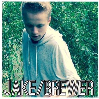 since i gave you a free follow, please help make my dream come true and follow @theJakeBrewer // it would make me so happy, thank you!