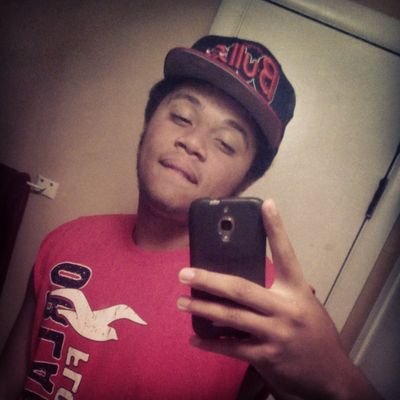 ball is life 
kik= elijahlynn3 
instagram=eli_thoeee