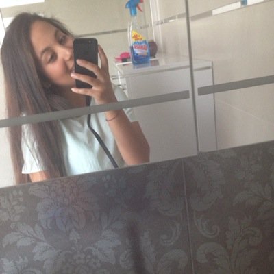 IG: _nesriinn