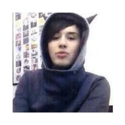 Follow @adredelano  not me