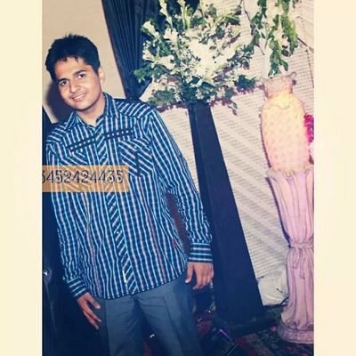 i am from karachi i study in class 9 computer science and my date of is 7 September 1999