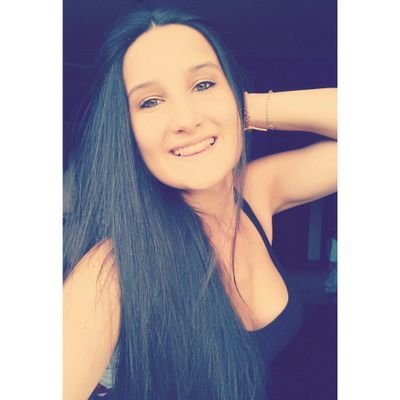 torresana5's profile picture. Soy de las que cae con la misma piedra una y otra vez , pero siempre se levanta, siempre. Ella como medicina para este puto mundo de mierda; Miriam.