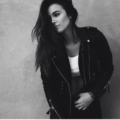 Shower Singer | Food Eater. | Acacia | Bisexual | Human | Taken By: @MarianaFosterRP |