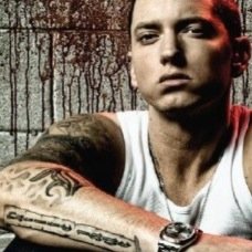 #MTVHottest Eminem VOTE VOTE VOTE!!!!