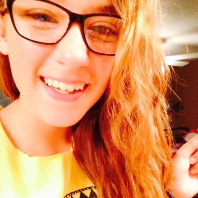 Emmily_00's profile picture. 