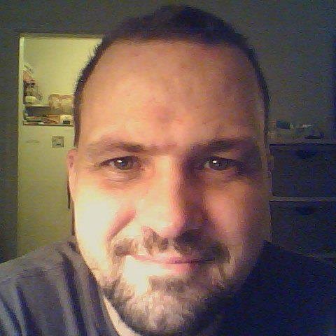 Born in Lewiston, Idaho 05/24/1973, 5' 9 185lbs. Divorced