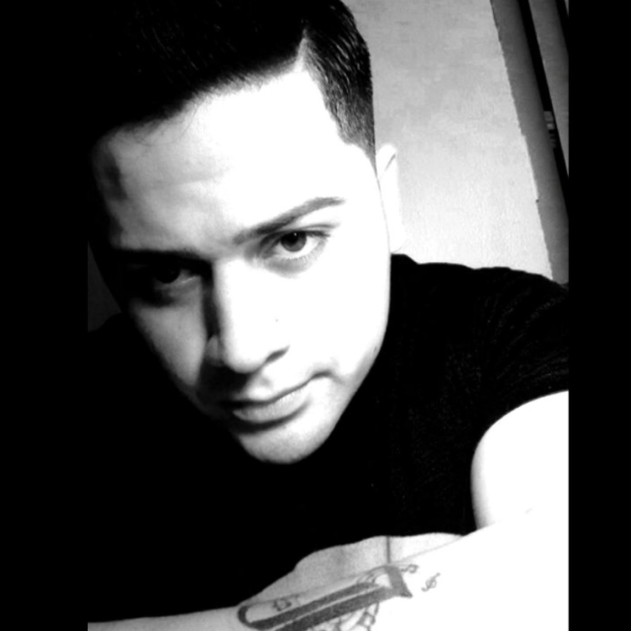 Cantante / Compositor
Mi fortaleza está en Dios 
http://t.co/r0plq1xN3h
http://t.co/QH91W0GGBm
@JOSHUAyDENNIS_