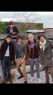 Can we fall one more time? Stop the tape and rewind oh and if a walk away I know I'll fade cos' there is nobody else - Gotta be you.