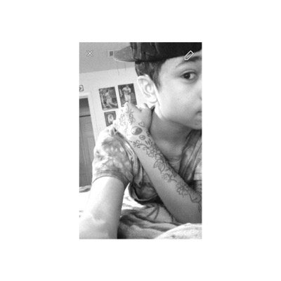 Just your average teenager . ♛