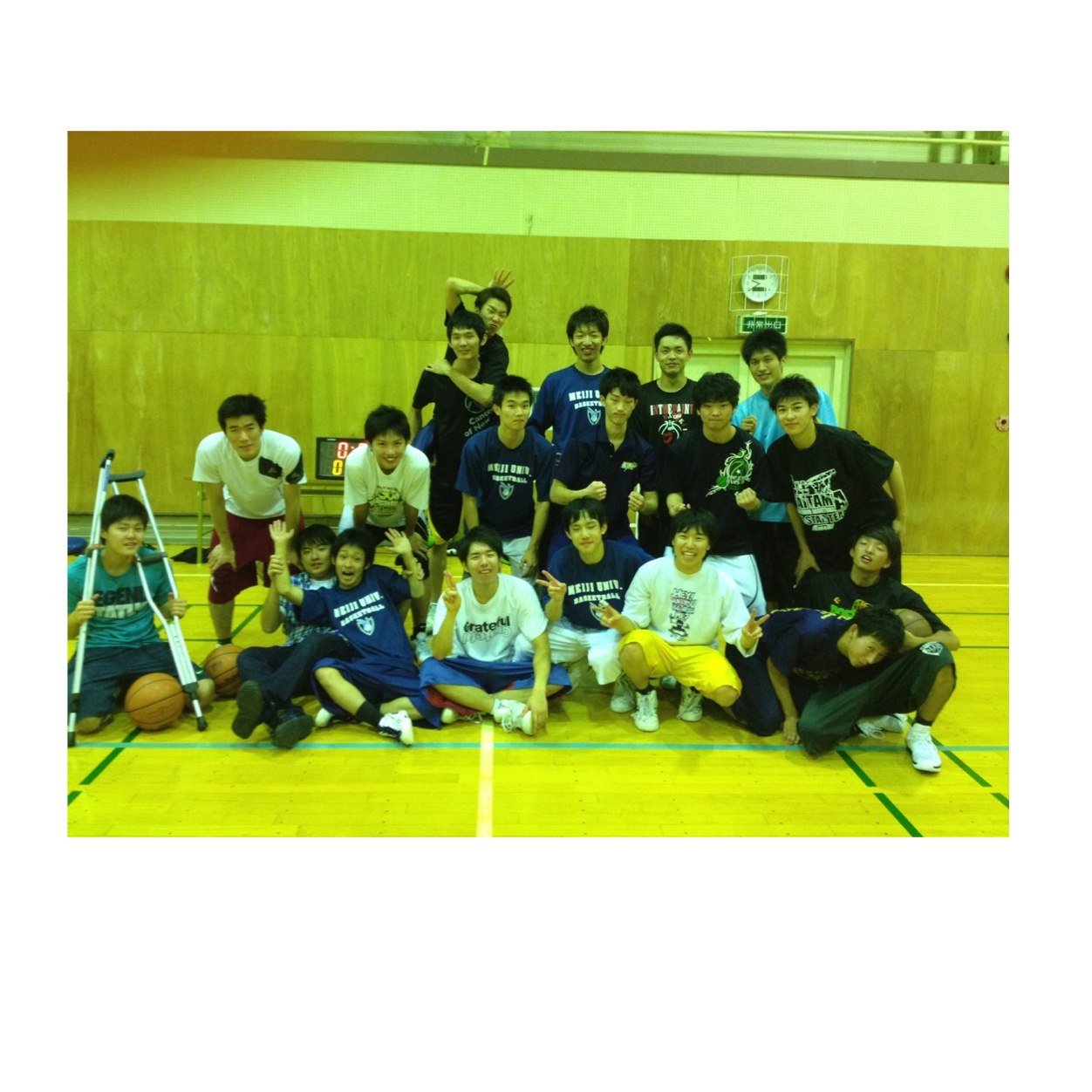 大沢台→三鷹一中→専修附属→明治
ずっとバスケやってました！
よろしくお願いします