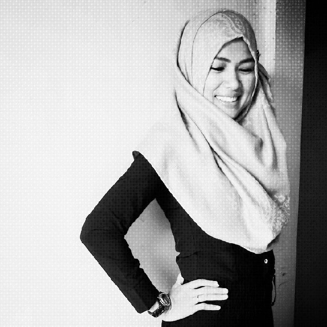 AfrinaRevi's profile picture. KL - ♥ music , ♡ book, ♥ traveling, ♡ language
The quietapril O:-)