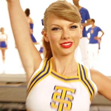 I'm feeling a bit happy, free, confused, and lonely at the same time. I must be a swiftie!♥