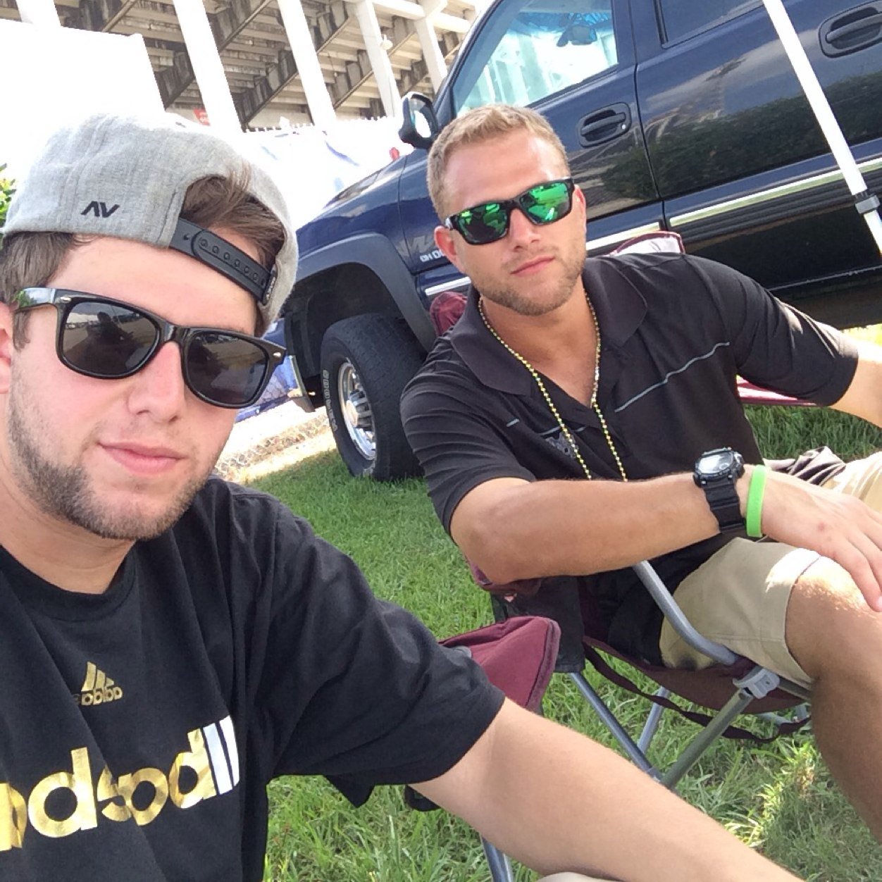 AyeDetz's profile picture. Collecting Detz cashing checks