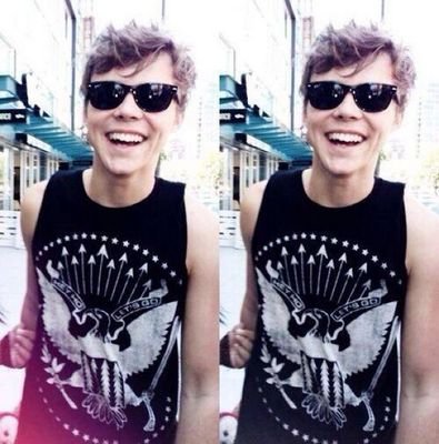 wtf5soslayouts's profile picture. just tweet/dm me which layout or lockscreen you would like and I will dm it to you asap(:             access to band/4