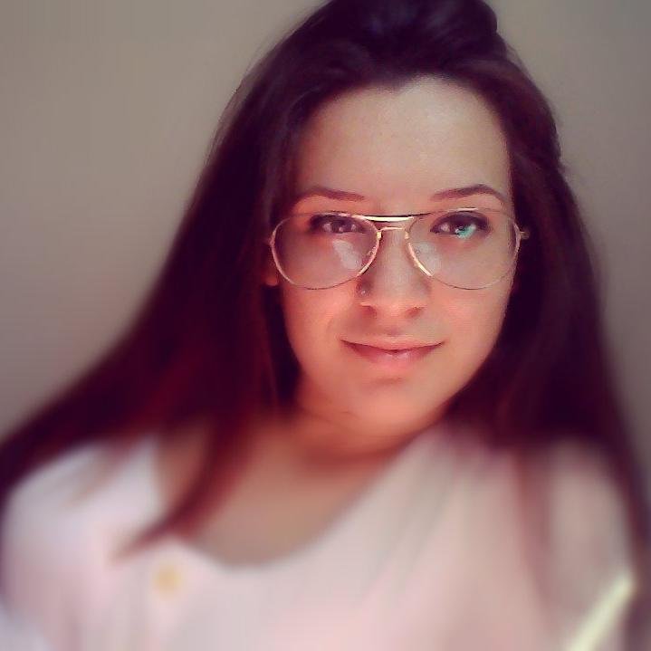 ~  Entre o certo e o errado, escolha o que te faz feliz. ~