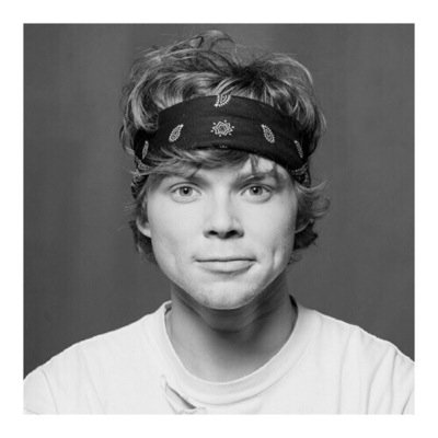 roses are red mcdonalds makes fries i prefer ashton irwin in between my thighs