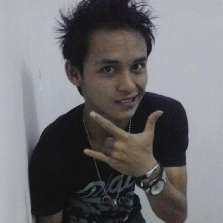 Aqw orangnya simple n cria :D (http://t.co/9JtoaSUiaU)