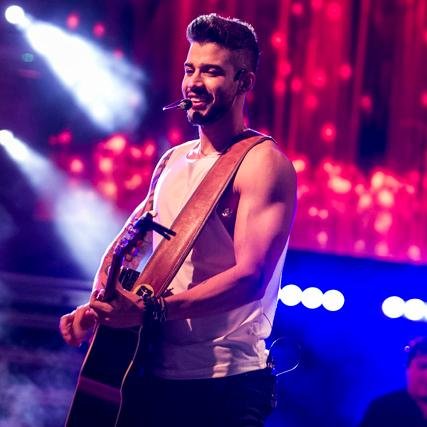 Nunca imaginei que eu ia amar alguém assim,
O teu sorriso me completa vem cuidar de mim
@Gusttavo_Lima .
Since: 10/11/13