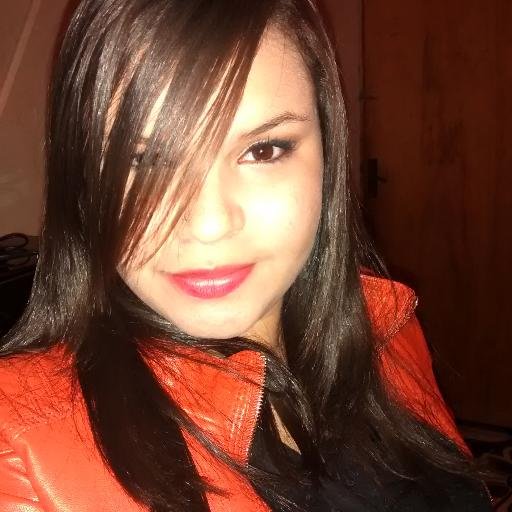 ~ 17 aninhos,Cânceriana,Muito preguiçosa,Sou Corinthiana, Adooro chocolate &&' #SOLTEIRA !
