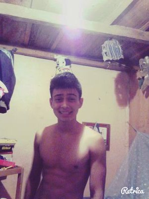 Hiiiiiiii!!! C: ..... I'm a Directioner Boy!!!
La vida es tan corta, para dejar de sonreír. :3