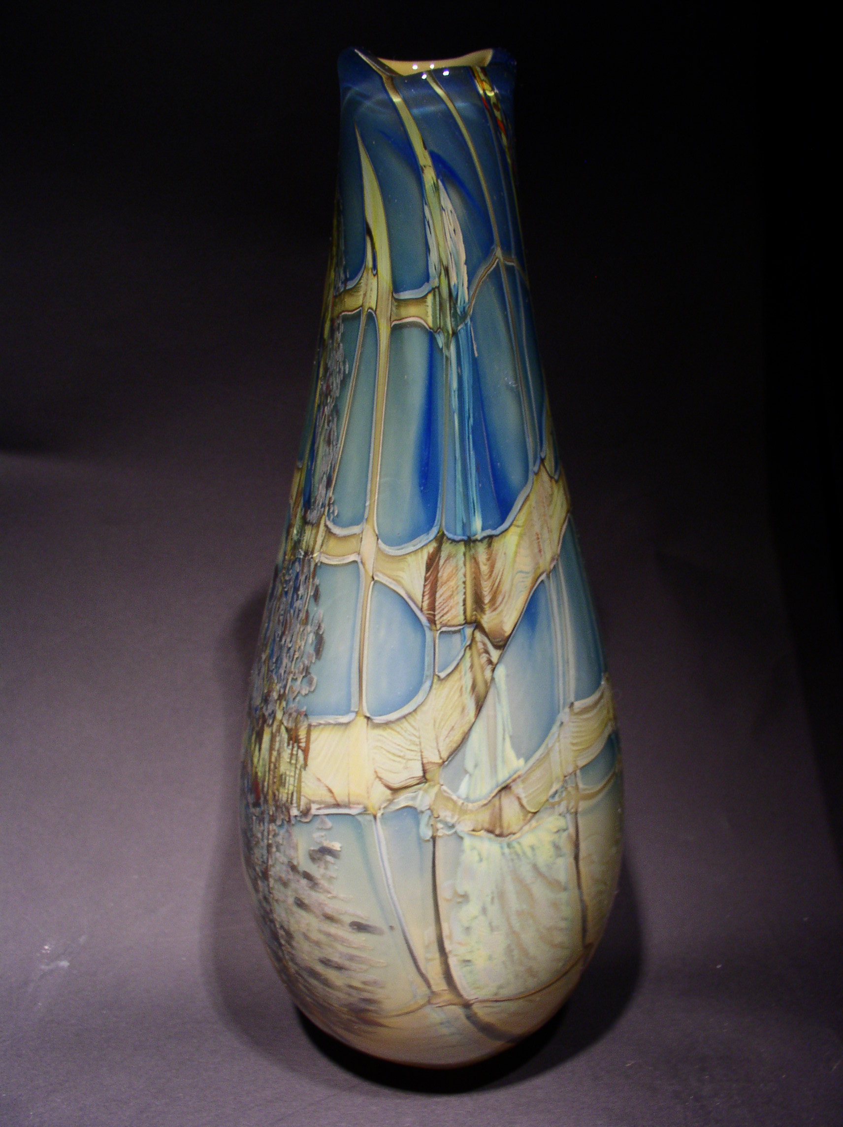 maatwerkstudio's profile picture. Independent Glassblowing Studio specializing in lighting and offering classes