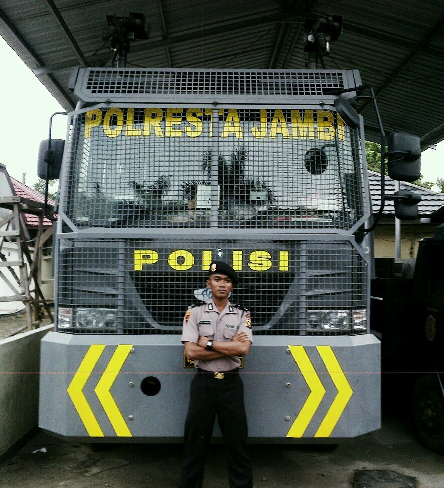 Life or Death, We will always be Brother in Arms :) Aku adalah seseorang yang bodoh dalam hal menyerah.